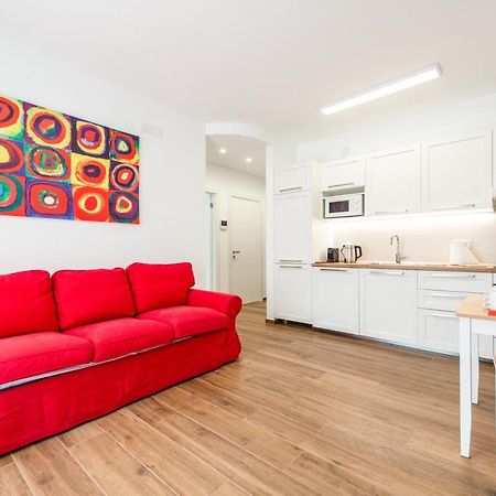 Central Station Apt With Parking Μπάρι Εξωτερικό φωτογραφία