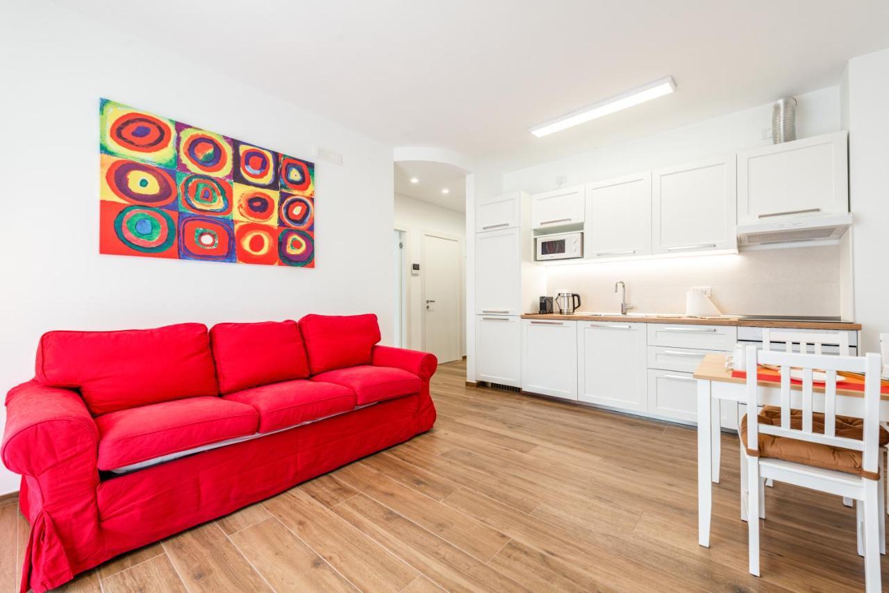 Central Station Apt With Parking Μπάρι Εξωτερικό φωτογραφία