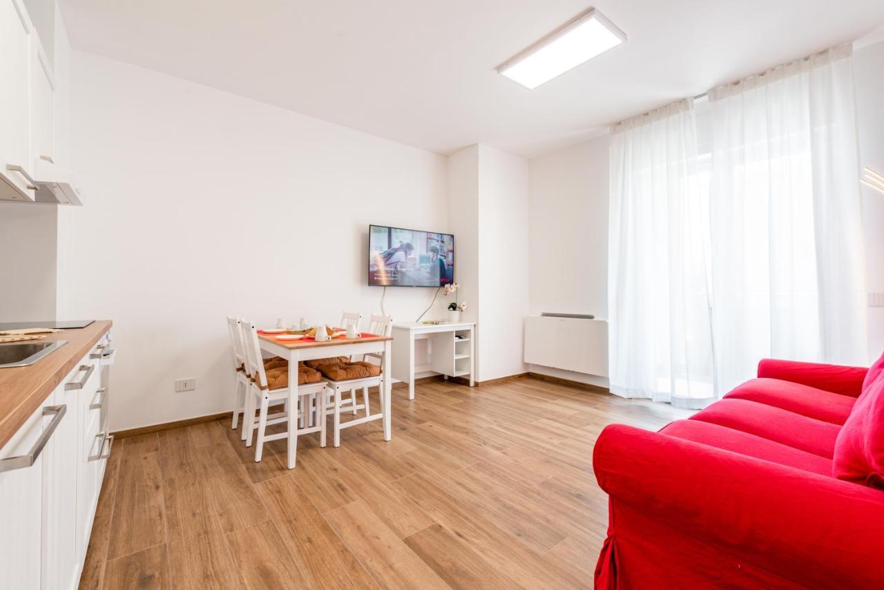 Central Station Apt With Parking Μπάρι Εξωτερικό φωτογραφία