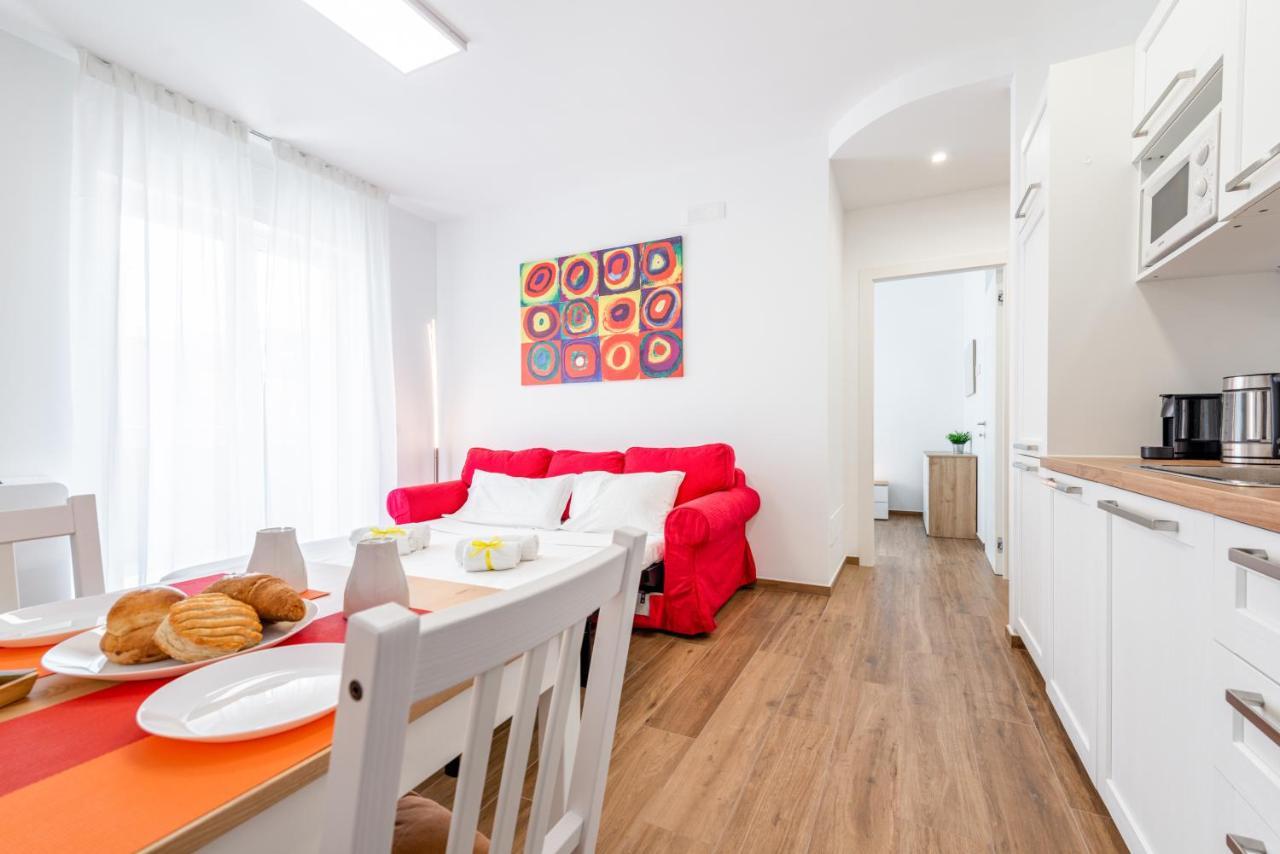 Central Station Apt With Parking Μπάρι Εξωτερικό φωτογραφία