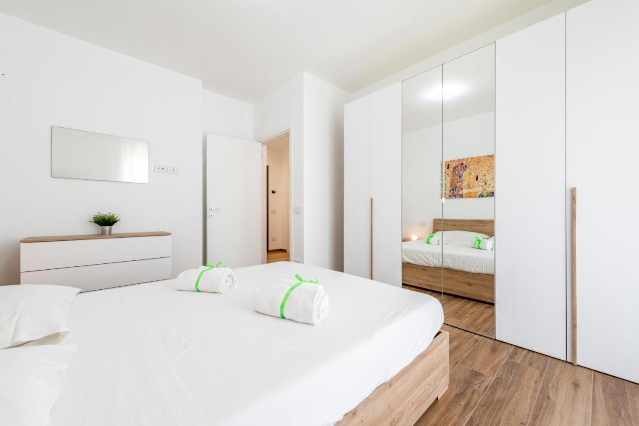 Central Station Apt With Parking Μπάρι Εξωτερικό φωτογραφία