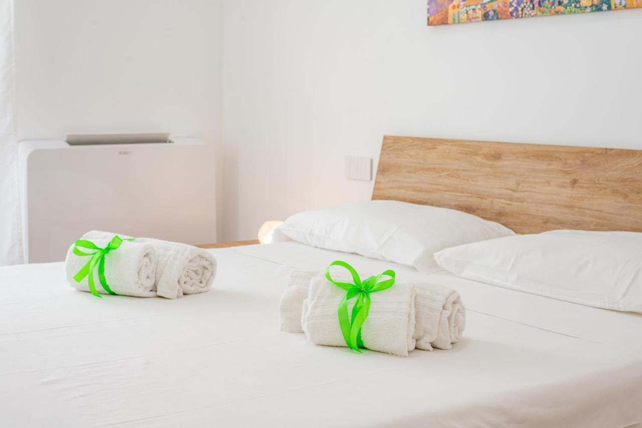 Central Station Apt With Parking Μπάρι Εξωτερικό φωτογραφία