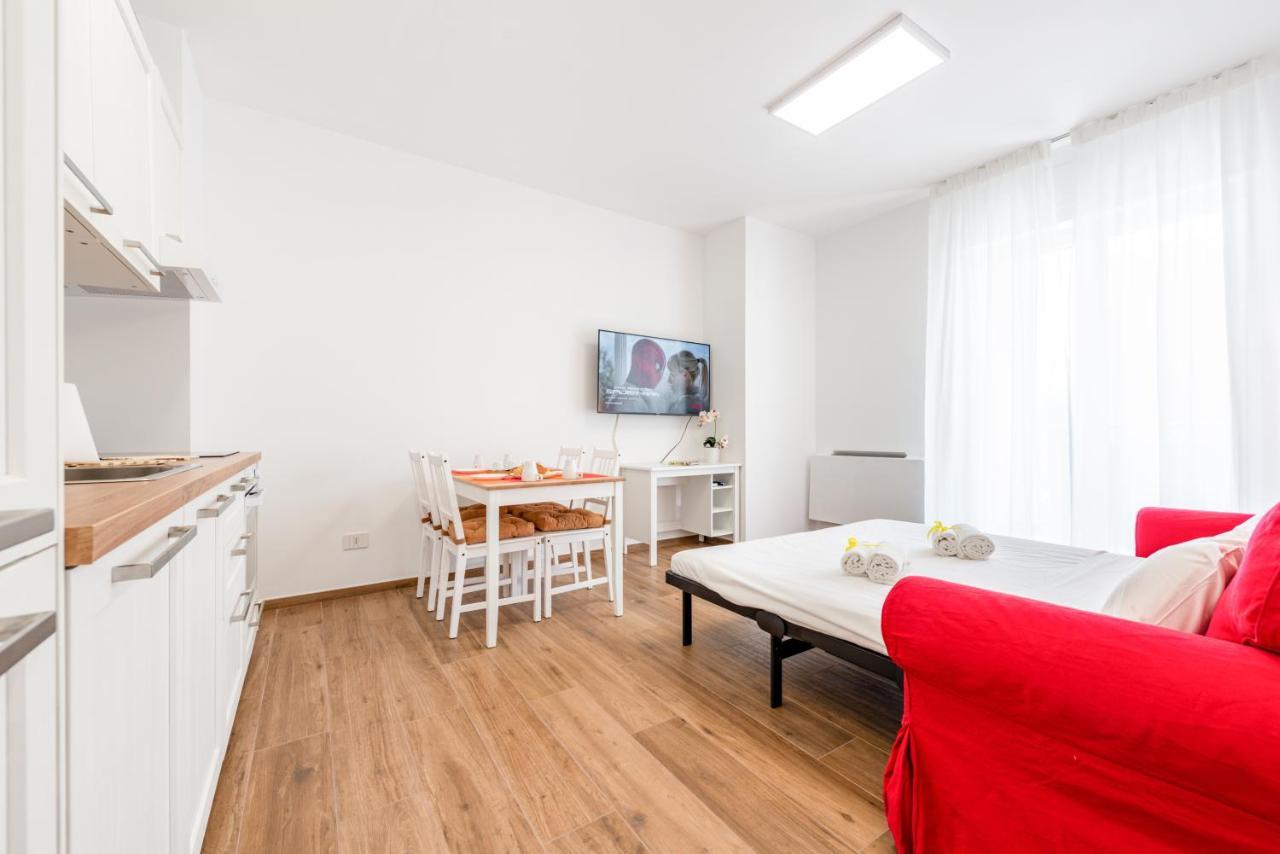 Central Station Apt With Parking Μπάρι Εξωτερικό φωτογραφία