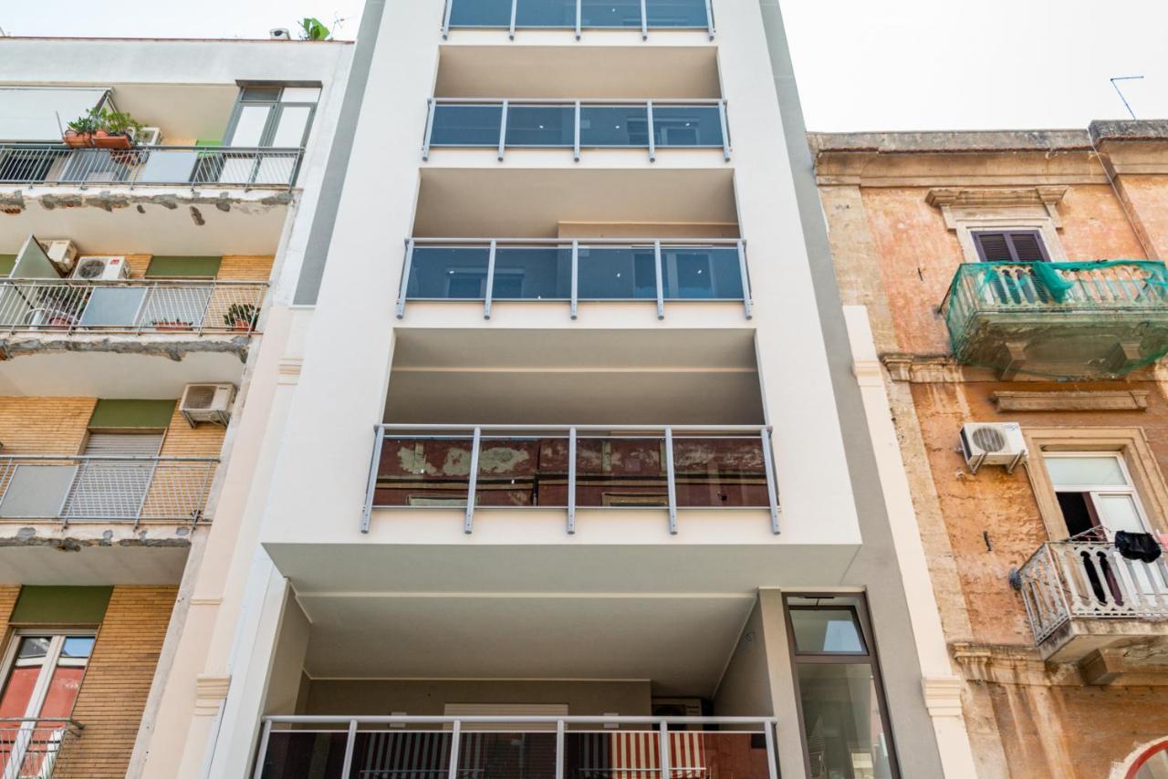 Central Station Apt With Parking Μπάρι Εξωτερικό φωτογραφία