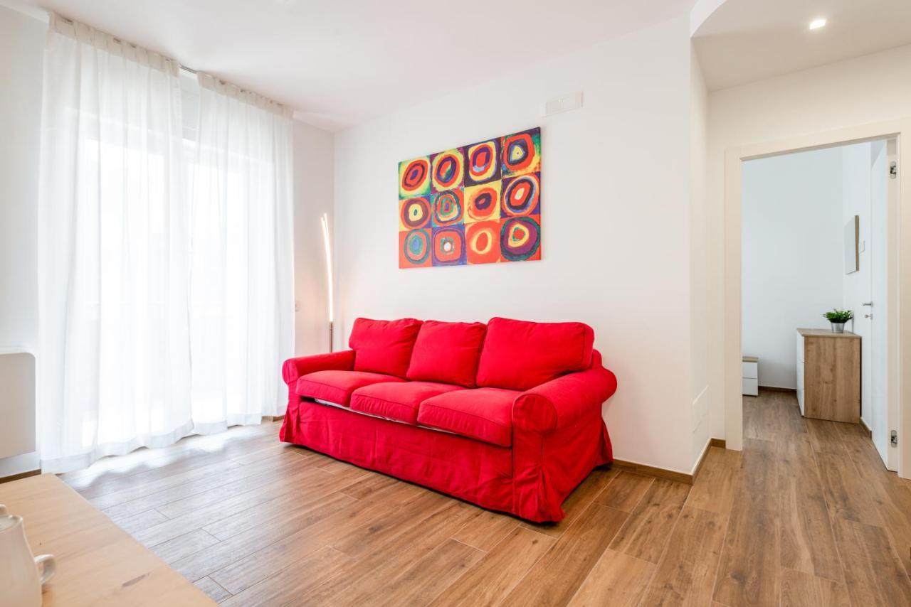 Central Station Apt With Parking Μπάρι Εξωτερικό φωτογραφία